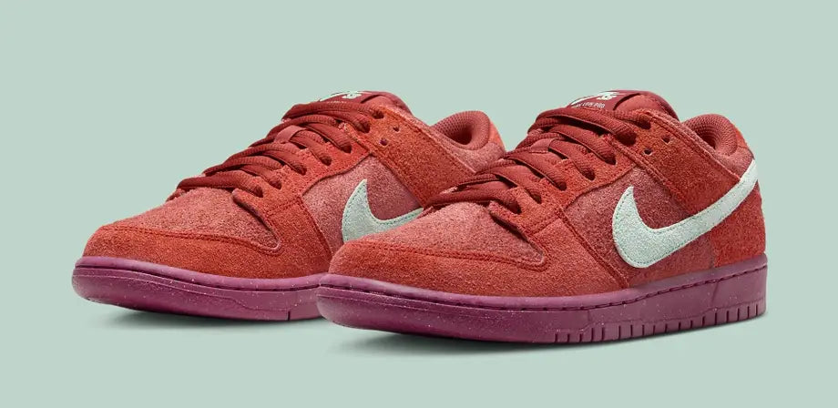 Nike SB Dunk Low - Mystic Red